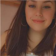 Étudiante en langues étrangères, propose des cours aux élèves de collège